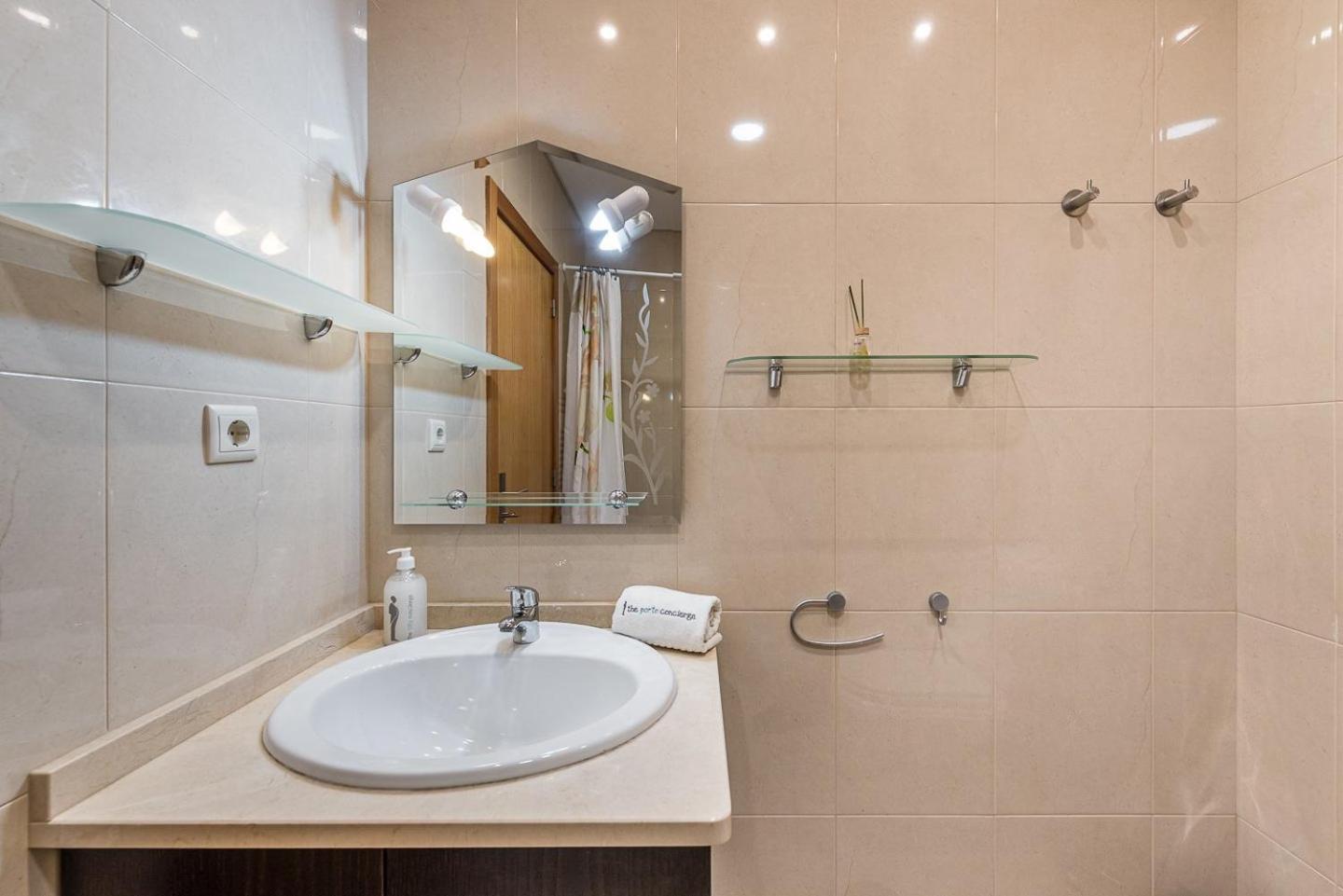 Guestready - Luxe Living By The Pool Apartment โปโว เดอ วาร์ซิม ภายนอก รูปภาพ