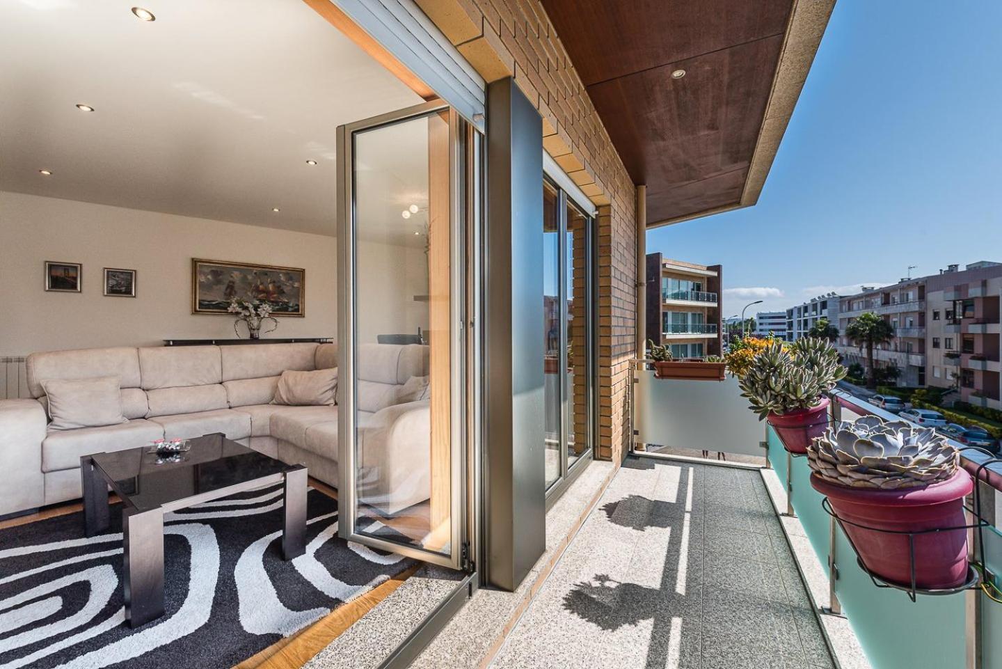 Guestready - Luxe Living By The Pool Apartment โปโว เดอ วาร์ซิม ภายนอก รูปภาพ
